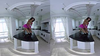 Chocolate girl spreadin’ wide for ya in VR, oops!