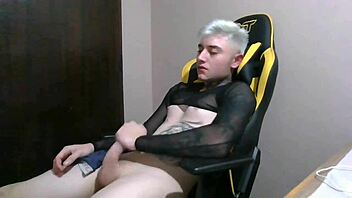 girl demands high price for fuck so i masturbate publicly in front of her