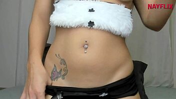 Watch as a sexy Easter Bunny gives a punheta-guided handjob in this special video