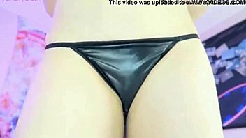 Blonde Teen Gives Homemade Handjob and Cumshot