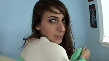 Stepsister Luna Katsuen takes ANAL CREAMPIE like a champ!