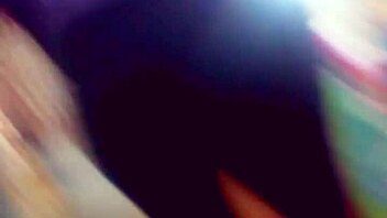 Mexican Milf Masturbates Big Ass on Street