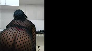 introducing new model suellen santos in homemade scene