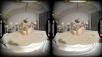 Amateur brunette masturbates in virtual reality for erotic pleasure