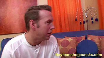Teen cheerleader gives deepthroat blowjob to hung guy