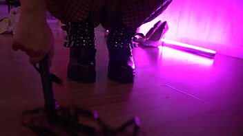 Amateur teen Natalie gives a blowjob and shows off her boots