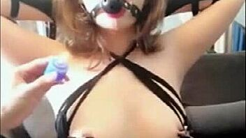 Cute Chinese girl plays naughty with boyfriend! 😘