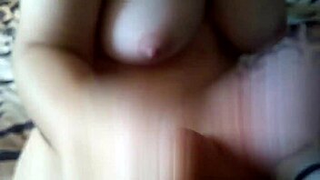 Feeling the passion in this milf handjob session