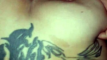 أملأ حبيبتي بحمولة كريمية ساخنة