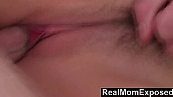 Mommy Gives a Happy Ending Massage With Cumshot! 😍