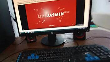 Colombian stepsister with big ass masturbates my huge cock expertly