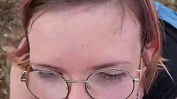 Ai încercat vreodată muie micuță în natură?