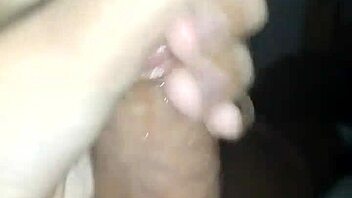 TREMENDA PAJA where this guy jerks off intensely. Masturbation session in full swing