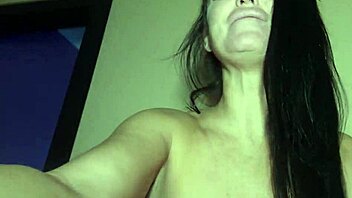 Моя госпожа доминирует надо мной и моей женой как над рабынями