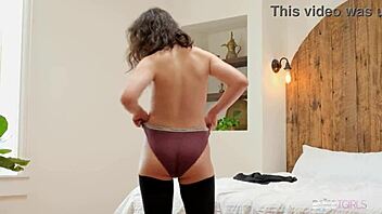 Kyra Unknown Returns With Intense Masturbation.