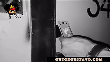 Gusttavo and Guto Meet in Hotel Corridors