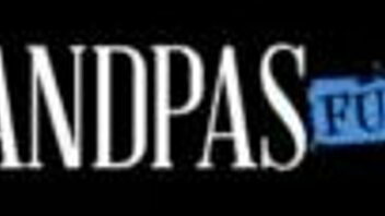 Фемдом дает инструкции по поеданию спермы, чтобы слизать каждую каплю