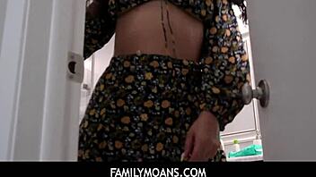 Kinky Dude Pounds Sophia Leone's Pussy