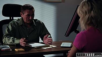 does kiara cole seduce her counselor at work?