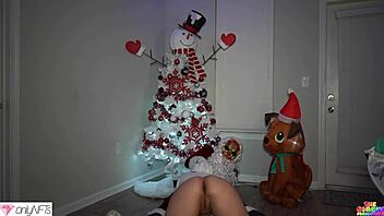 mandi may fucks santa's big bbc and sucks it deep