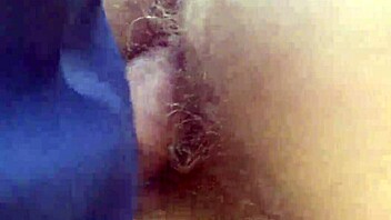 Nieznajomy złapał ładną dziewczynę na rowerze w lesie, potem mocno ją przeleciał! 4K 60FPS.