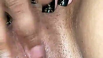 Sucking and licking a juicy pussy