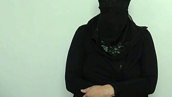 European milf gets anally pounded by rich Arab