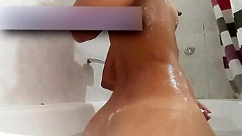 Hot Colombian teen with big ass masturbates on Instagram