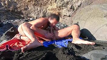 Gayanal: A gay couple fucks on the beach in Gomera