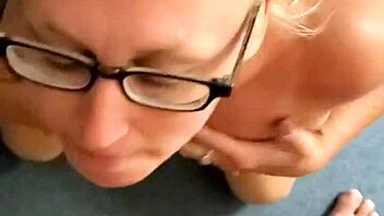 hotassunicorn gets a big cumshot facial from sexy milf