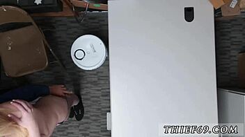 Sexy cops handle attempted theft scenario