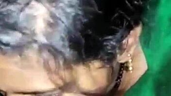 padose ke ganv ki 20 sal ki ladki ki kunvari chut ko chod chod kar pani nikal diya