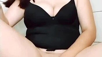 i'm alone with my vibrator, wanna cum join me? 😏