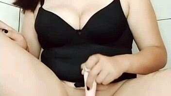 i'm alone with my vibrator, wanna cum join me? 😏