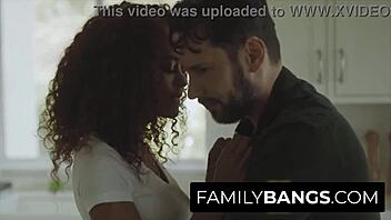 Scarlit Scandal a Tommy Pistol v hříšné posedlosti ebony 18+ s tátou.