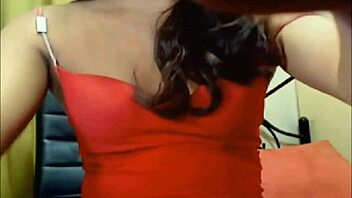 Watch this stunning trans jerking her cock on webcam?