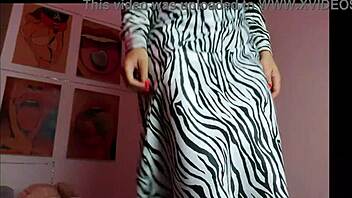 mum teaches me to relax with her tight pussy