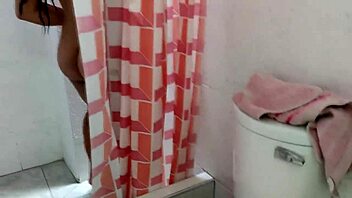 Me esp�a cuando voy a ba�arme y luego pasa esto