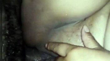 padose ke ganv ki 20 sal ki ladki ki kunvari chut ko chod chod kar pani nikal diya