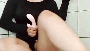 i'm alone with my vibrator, wanna cum join me? 😏