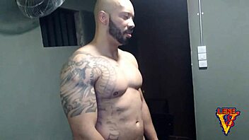 After LIVE SEX SHOW In Club, Lene V8 And Kadu Machado FUCK In Dressing Room Until Knock