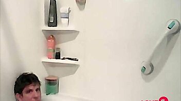 In the bath, the gay daddy jerks off during his workout session