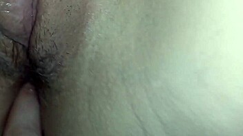 جعلت زوجتي تقذف بتدليك أصابع