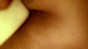 lb و kim يلعبان بجنون في متعة عرقية منزلية مع هواة