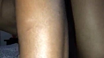 Pipeman2x يضرب بقوة في الطيز من الخلف! 💦