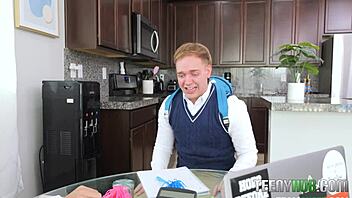 Roxie Sinner And Joshua Lewis In Cumistry