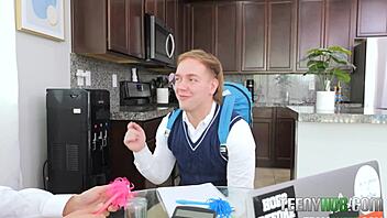 Roxie Sinner And Joshua Lewis In Cumistry