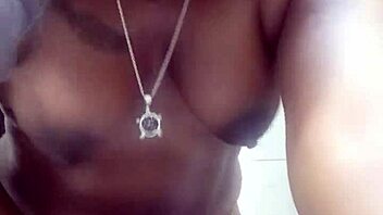 Naejae showing off her sexy stretching moves.