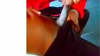 Riaditeľka cucá kokot svojmu pomocníkovi!