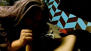 sucking that young trans cock 😍